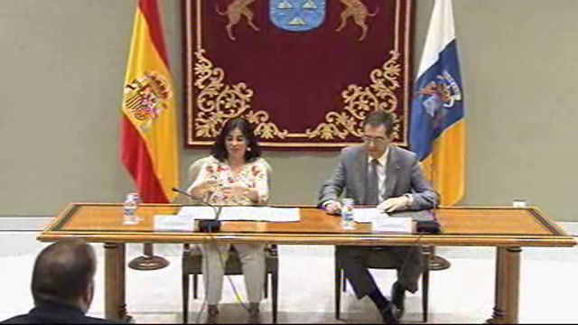 Firma del convenio marco de colaboración entre el Parlamento de Canarias y la Cátedra Cultural Viera y Clavijo de la Universidad de La Laguna