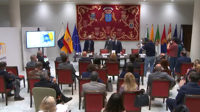 Presentación del libro "Estatuto de Autonomía de Canarias. Ante el reto de su desarrollo en la X Legislatura autonómica (2019-2023)"