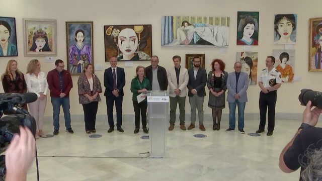 Inauguración de la exposición "Asia, miradas de mujer", del artista Carlos González