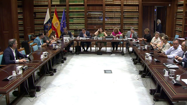 Política Territorial en Sala de Biblioteca